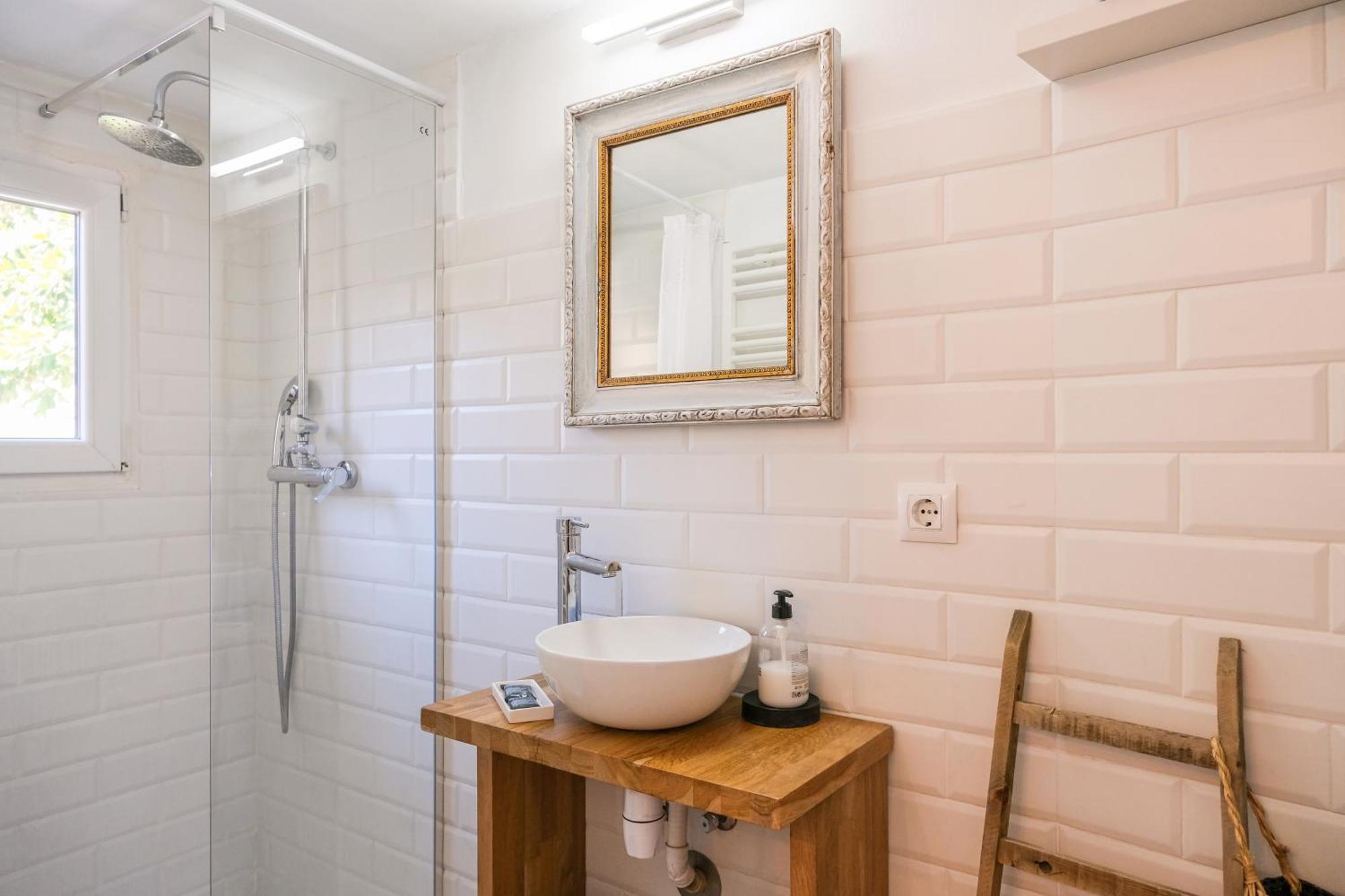 شقة Cal Capo Alojamiento Con Jacuzzi Besalú المظهر الخارجي الصورة